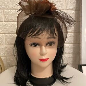 Classic fascinator/hat.